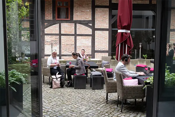 Innenhof für Event-Pausen